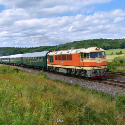 Osobitný vlak 31265 s T 678.012, Slatinka